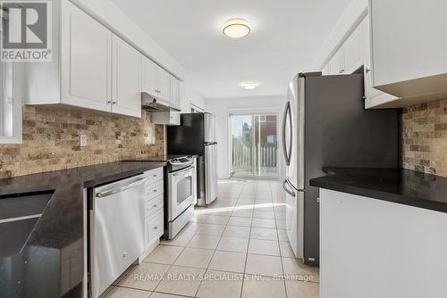 5694 Jenvic Grove, Mississauga, ON - Indoor Photo Showing Kitchen With Stainless Steel Kitchen