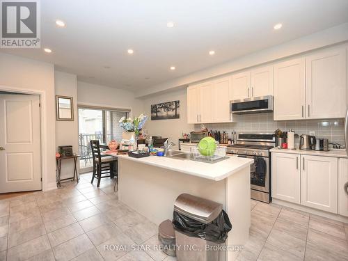 8 Summerbeam Way, Brampton (Bram West), ON - Indoor Photo Showing Kitchen