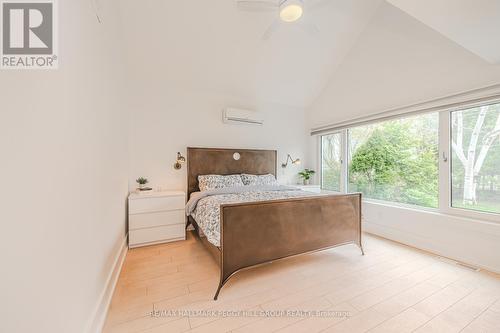 1627 Houston Avenue, Innisfil, ON - Indoor Photo Showing Bedroom