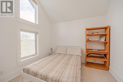 1627 Houston Avenue, Innisfil, ON - Indoor Photo Showing Bedroom