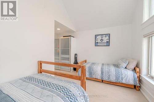 1627 Houston Avenue, Innisfil, ON - Indoor Photo Showing Bedroom