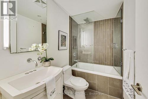 614 - 25 Oxley Street, Toronto, ON - Indoor Photo Showing Bathroom
