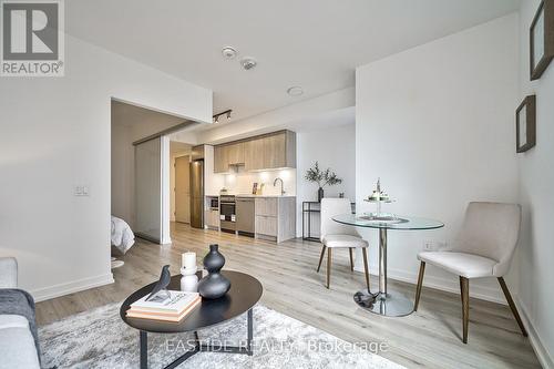 3911 - 395 Bloor Street E, Toronto, ON - Indoor Photo Showing Living Room