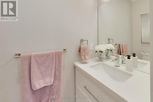 37 Fairchild Avenue, Toronto, ON - Indoor Photo Showing Bathroom