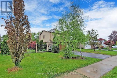 18 Mayvern Crescent, Richmond Hill (North Richvale), ON - Outdoor