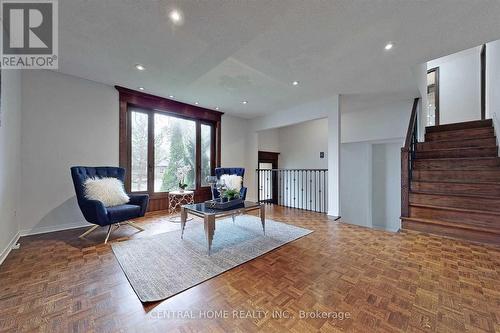 18 Mayvern Crescent, Richmond Hill, ON - Indoor Photo Showing Other Room