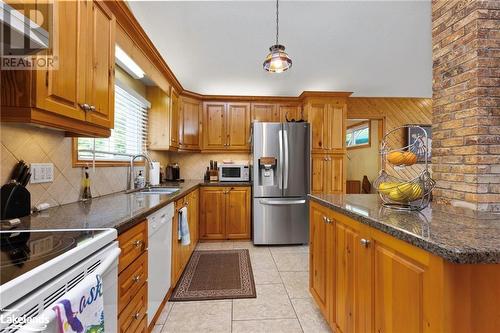490 Crooked Bay Road, Port Severn, ON - Indoor Photo Showing Kitchen With Double Sink