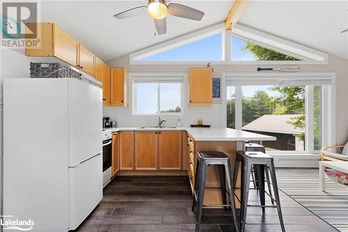 490 Crooked Bay Road, Port Severn, ON - Indoor Photo Showing Kitchen