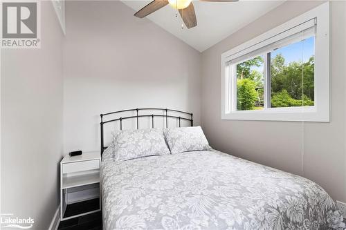 490 Crooked Bay Road, Port Severn, ON - Indoor Photo Showing Bedroom