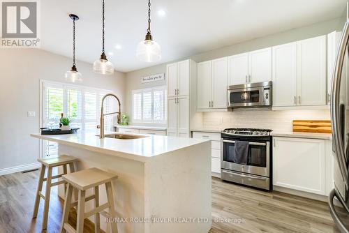 86 Bradshaw Street, Clarington, ON - Indoor Photo Showing Kitchen With Upgraded Kitchen
