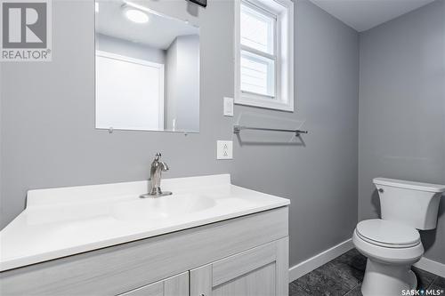 327 Retallack Street, Regina, SK - Indoor Photo Showing Bathroom