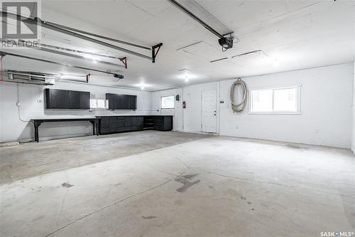 327 Retallack Street, Regina, SK - Indoor Photo Showing Garage