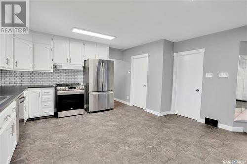 327 Retallack Street, Regina, SK - Indoor Photo Showing Kitchen With Stainless Steel Kitchen