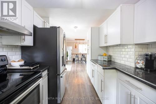 1568 Mallah Drive, Sarnia, ON - Indoor Photo Showing Kitchen