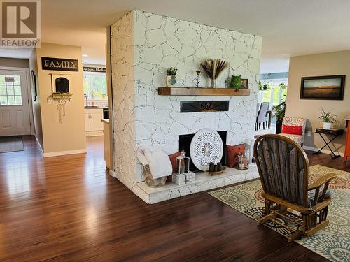 3171 Huston Road, 150 Mile House, BC - Indoor With Fireplace