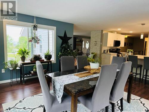 3171 Huston Road, 150 Mile House, BC - Indoor Photo Showing Dining Room