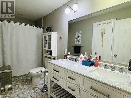 3171 Huston Road, 150 Mile House, BC - Indoor Photo Showing Bathroom