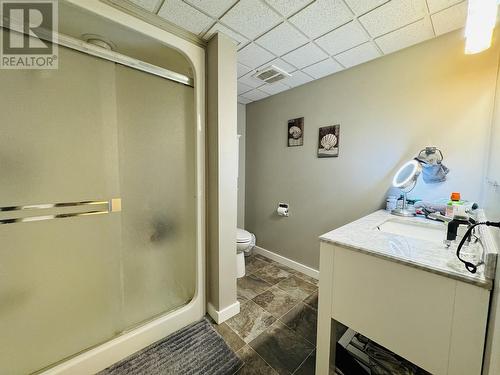 3171 Huston Road, 150 Mile House, BC - Indoor Photo Showing Bathroom