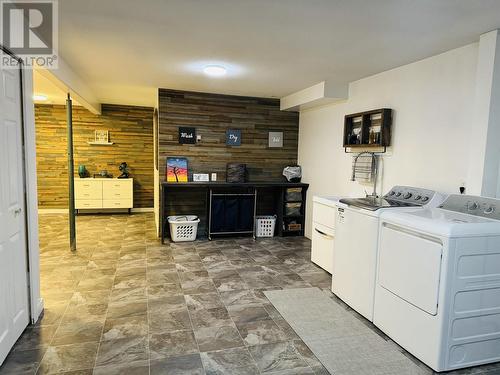 3171 Huston Road, 150 Mile House, BC - Indoor Photo Showing Laundry Room