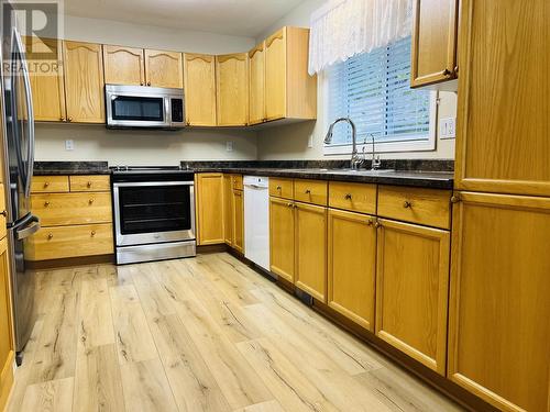 31 500 Wotzke Drive, Williams Lake, BC - Indoor Photo Showing Kitchen