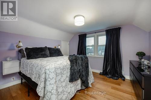 24 Liberty Street N, Clarington, ON - Indoor Photo Showing Bedroom