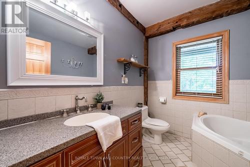275 Valentia Road, Kawartha Lakes, ON - Indoor Photo Showing Bathroom