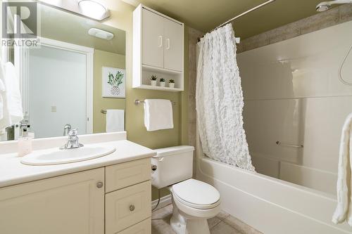 245 Snowsell Street Unit# 117, Kelowna, BC - Indoor Photo Showing Bathroom
