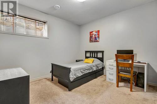 2396 Selkirk Drive, Kelowna, BC - Indoor Photo Showing Bedroom
