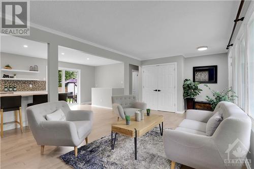 10 Henry Goulburn Way, Stittsville, ON - Indoor Photo Showing Living Room