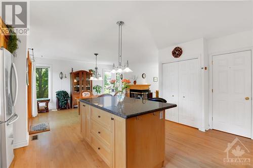 1257 Tintern Drive, Ottawa, ON - Indoor Photo Showing Kitchen