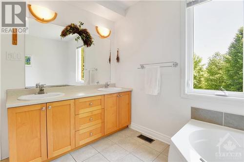 1257 Tintern Drive, Ottawa, ON - Indoor Photo Showing Bathroom