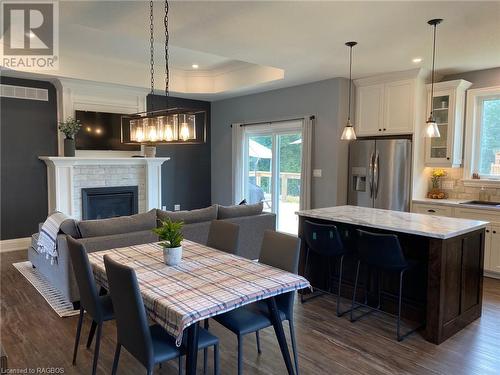 63 Chestnut Hill Crescent, Tara, ON - Indoor Photo Showing Dining Room