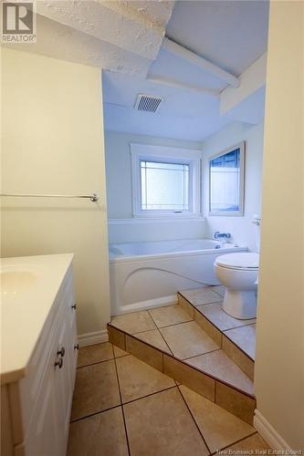29 Mountain Drive, Fredericton, NB - Indoor Photo Showing Bathroom