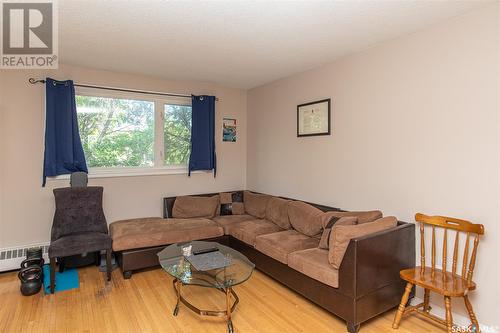 6 4 Neill Place, Regina, SK - Indoor Photo Showing Living Room