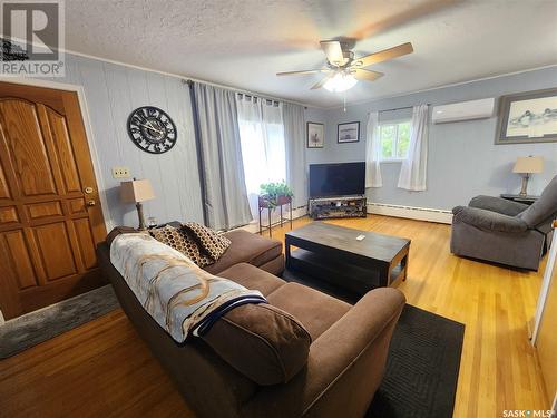 309 Brome Street, Yellow Grass, SK - Indoor Photo Showing Living Room