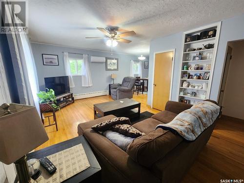 309 Brome Street, Yellow Grass, SK - Indoor Photo Showing Living Room
