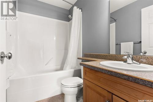 8613 Sherwood Drive, Regina, SK - Indoor Photo Showing Bathroom