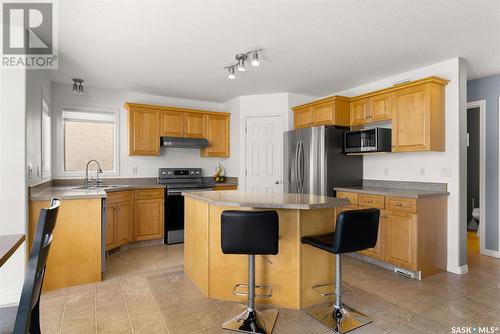 8613 Sherwood Drive, Regina, SK - Indoor Photo Showing Kitchen With Stainless Steel Kitchen