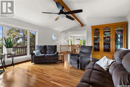 101 Butler Drive, Regina Beach, SK - Indoor Photo Showing Living Room