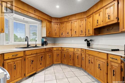 101 Butler Drive, Regina Beach, SK - Indoor Photo Showing Kitchen With Double Sink