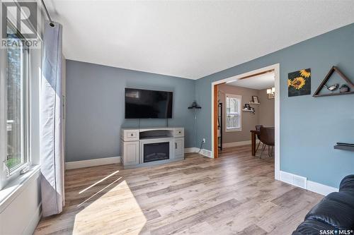 132 112Th Street W, Saskatoon, SK - Indoor Photo Showing Living Room