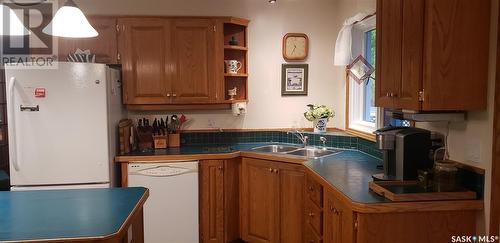 5052 7Th Street, Rosthern, SK - Indoor Photo Showing Kitchen With Double Sink