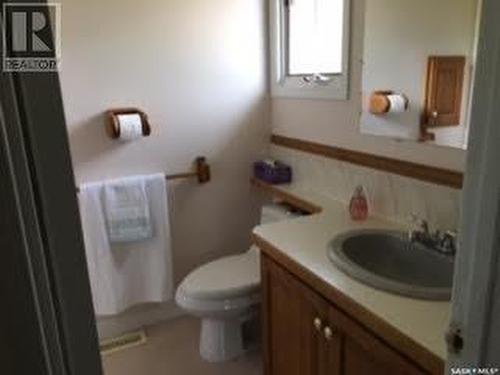 5052 7Th Street, Rosthern, SK - Indoor Photo Showing Bathroom