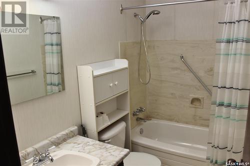 154 1128 Mckercher Drive, Saskatoon, SK - Indoor Photo Showing Bathroom