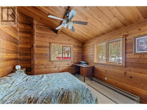 362 Uplands Drive, Kelowna, BC - Indoor Photo Showing Bedroom