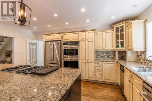 13 Summit Ave, Sault Ste. Marie, ON - Indoor Photo Showing Kitchen With Upgraded Kitchen