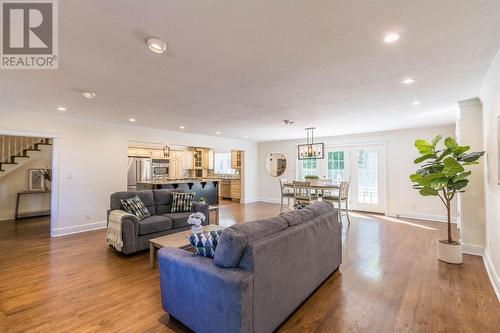 13 Summit Ave, Sault Ste. Marie, ON - Indoor Photo Showing Living Room