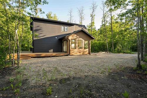 158 South Bay Dr, Onanole, MB 