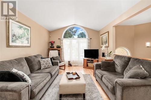 2024 Westminster, Windsor, ON - Indoor Photo Showing Living Room