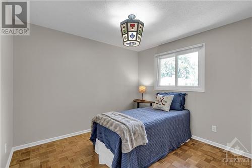 1999 Woodglen Crescent, Ottawa, ON - Indoor Photo Showing Bedroom